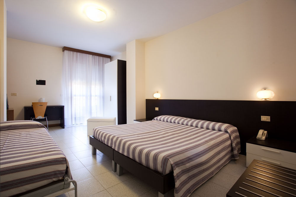 Hotel Villa Eugenia Лідо-ді-Єзоло Екстер'єр фото