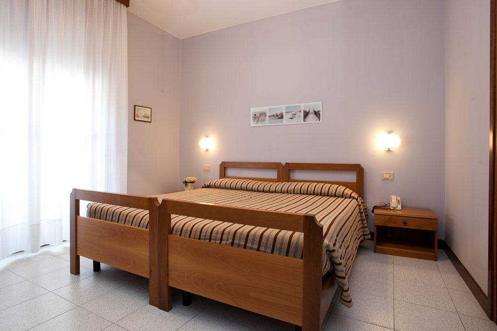 Hotel Villa Eugenia Лідо-ді-Єзоло Екстер'єр фото